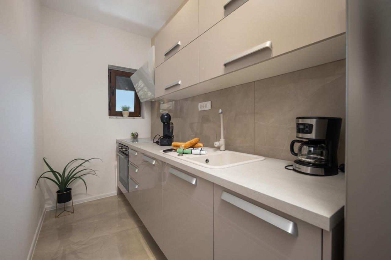 Villa Adriatic, Apartment Rebecca With Heated Swimming Pool, Sew View, Childrens Playground Ičići Esterno foto